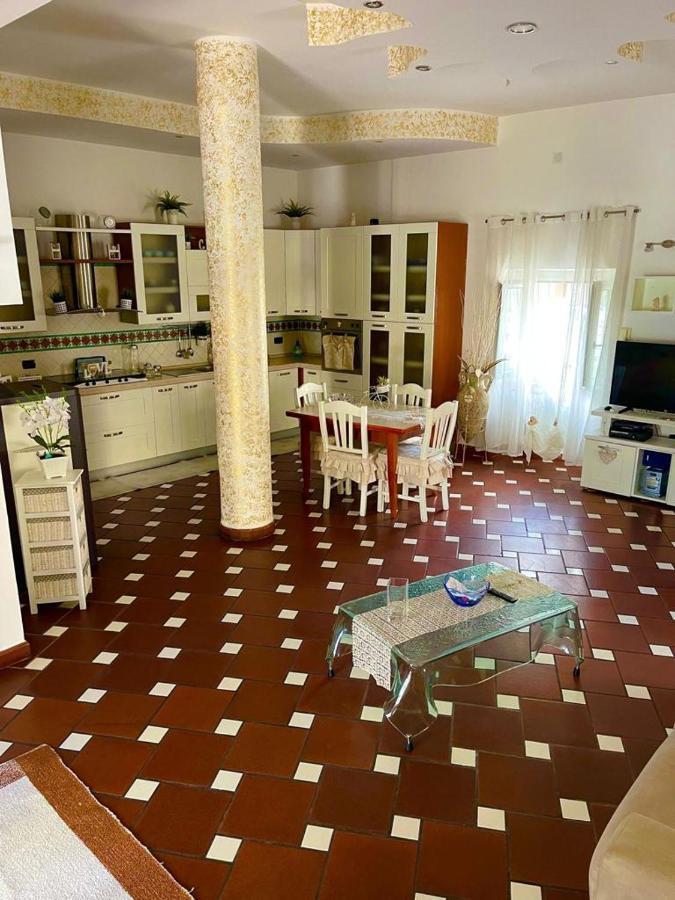 Apartament Holiday House Il Castello Di Anna Vietri Zewnętrze zdjęcie