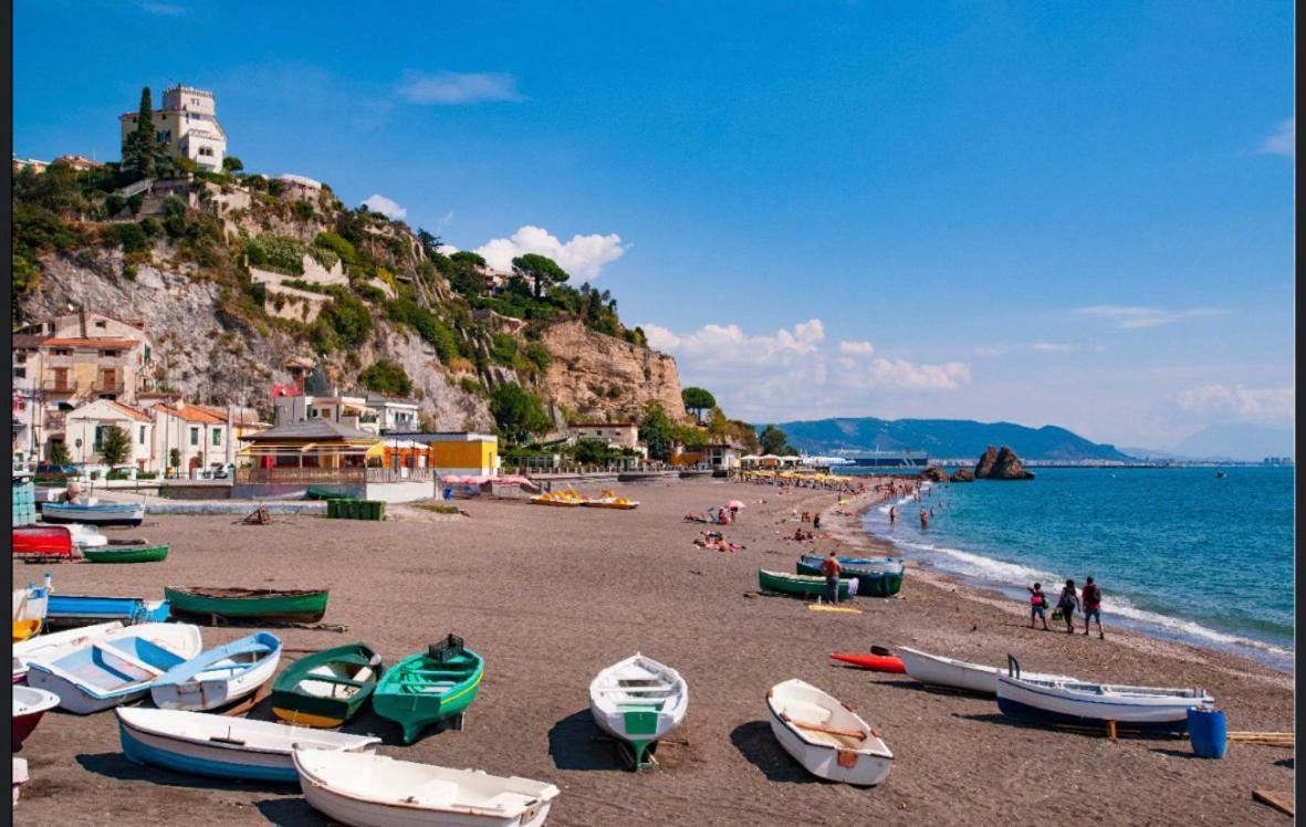 Apartament Holiday House Il Castello Di Anna Vietri Zewnętrze zdjęcie